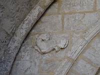 Vesseaux, Eglise Saint-Pierre-aux-Liens, Porche roman (2)